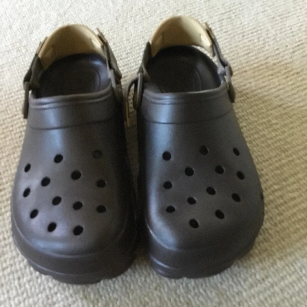 CROCS Terrain Clog Mens size  10